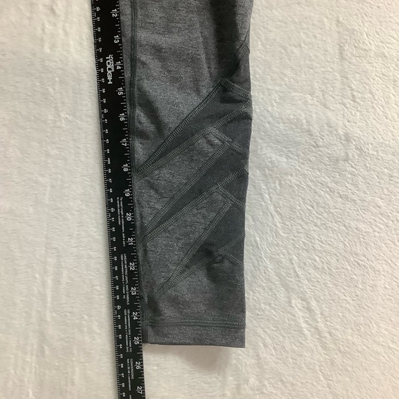 Lululemon Motionful 7/8 Tight 25" Heathered Black / Gray Size 6 Leggings - Picture 10 of 12